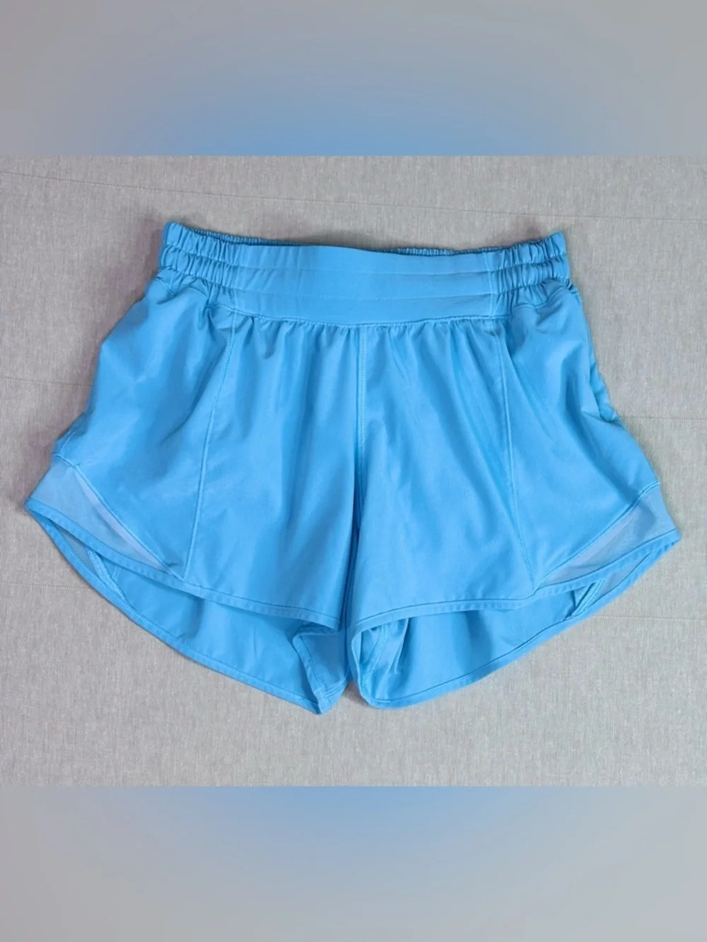 Lululemon Light Blue Run Shorts Size 6 Athletic Lightweight Activewear